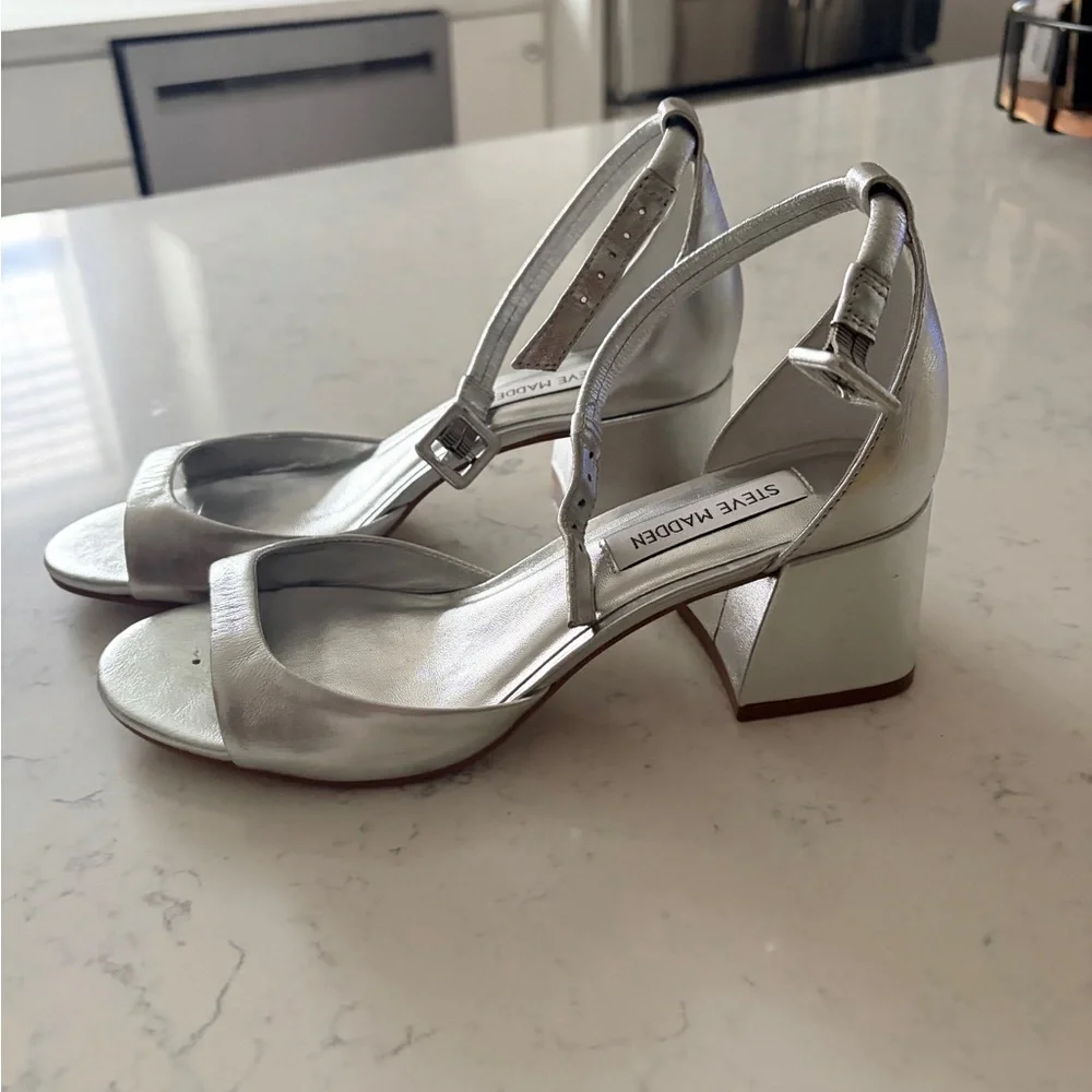 Steve Madden Metallic Silver Block Heel Sandals - Picture 4 of 4